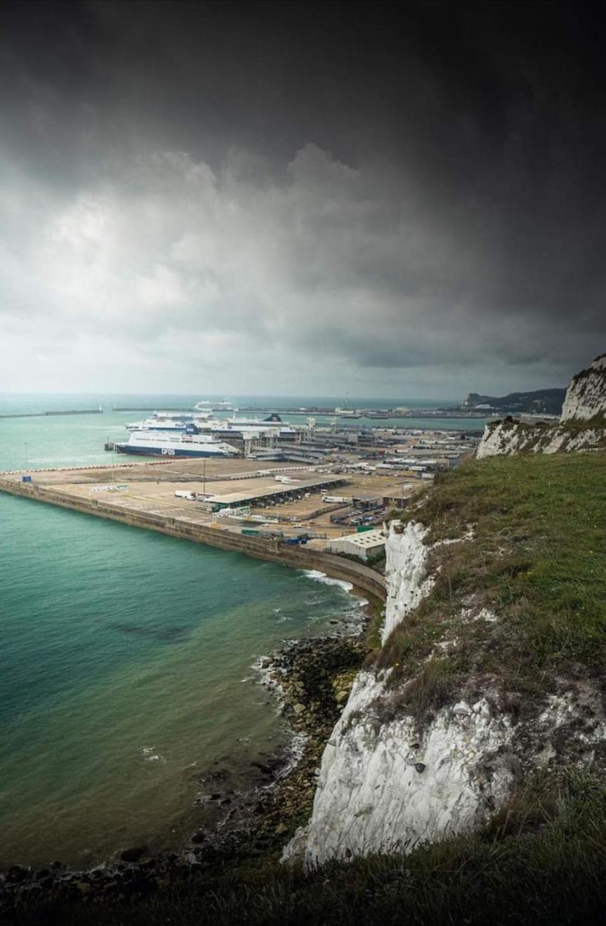 D & A Short Breaks - St Margarets Bay, Dover Hotel เซนต์มาร์กาเร็ตส์ แอท คลิฟฟ์ ภายนอก รูปภาพ